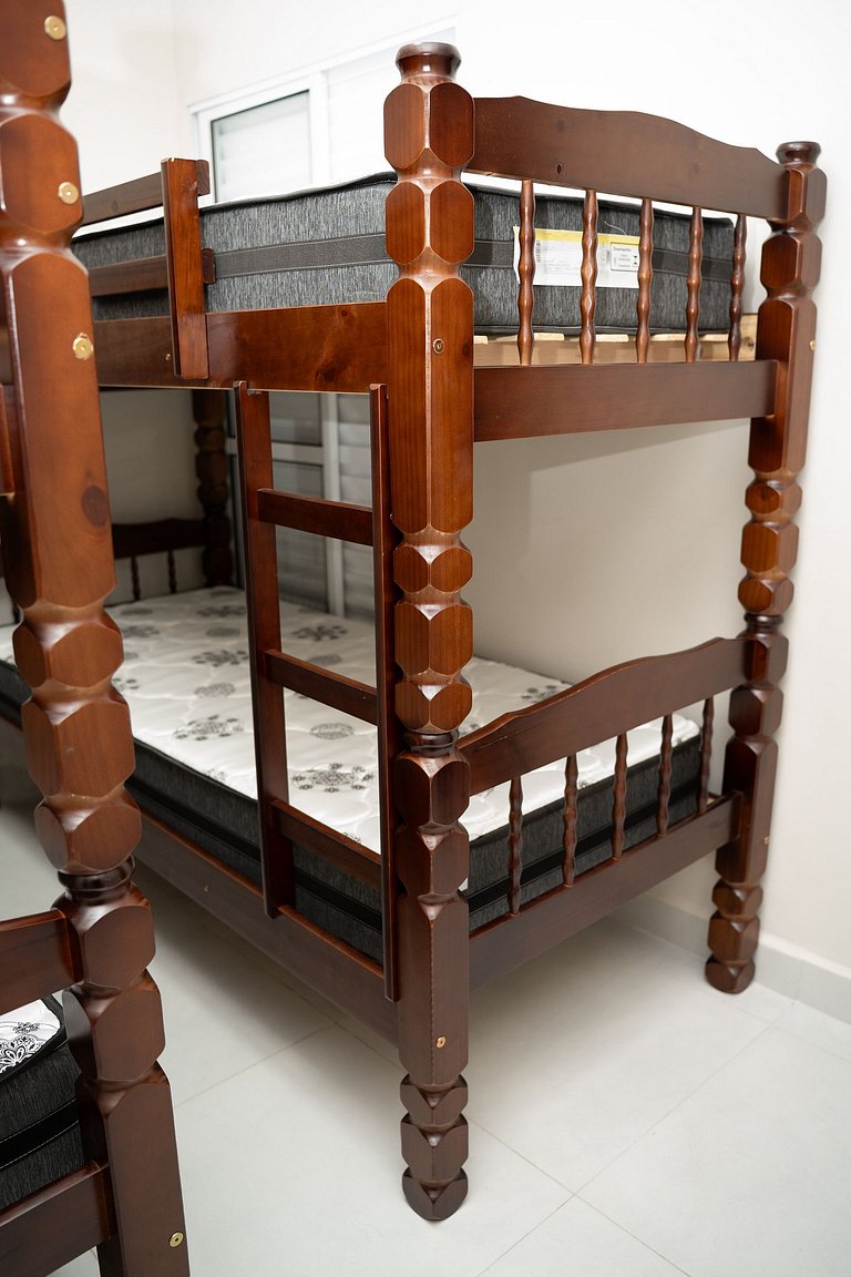 Casa 2 Quartos com Ar até 8 Pessoas Jd. Sabiás
