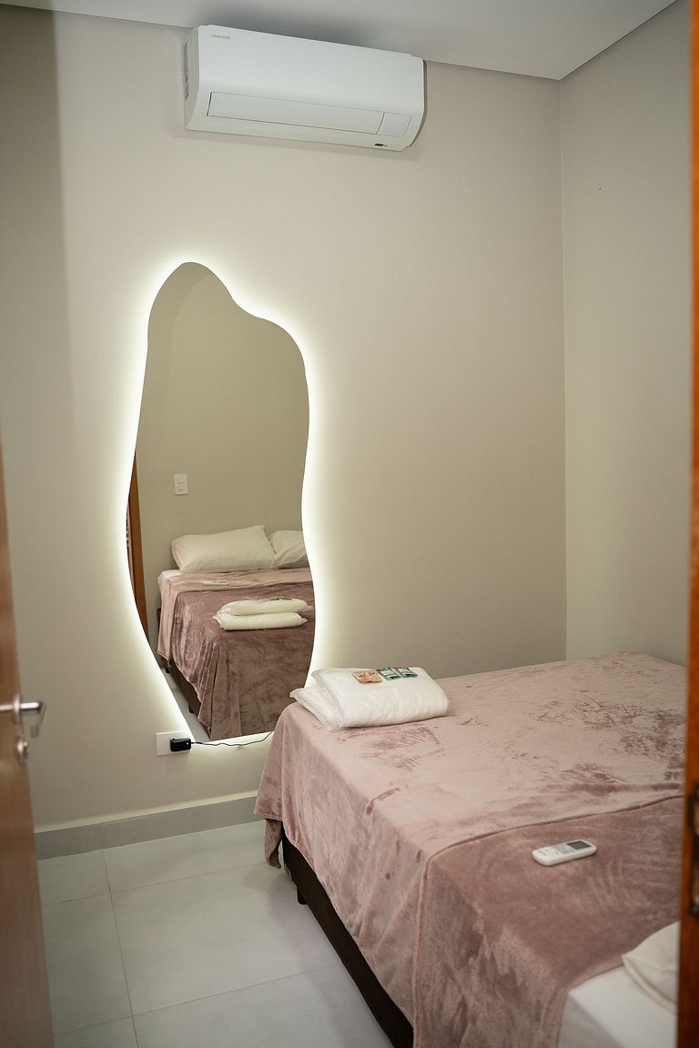 Casa 2 Quartos com Ar até 8 Pessoas Jd. Sabiás