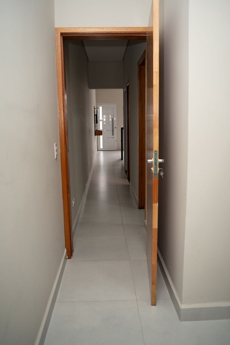 Casa 2 Quartos com Ar até 8 Pessoas Jd. Sabiás