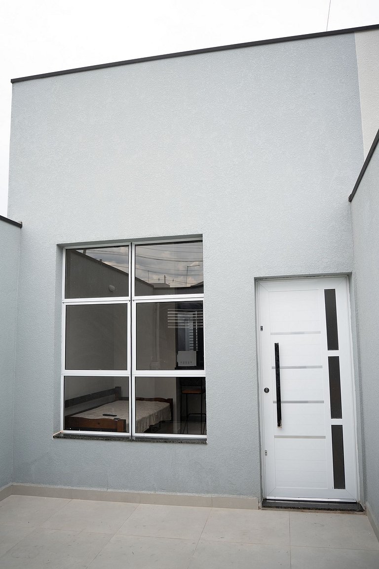 Casa 2 Quartos com Ar até 8 Pessoas Jd. Sabiás