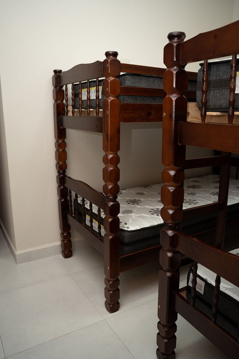 Casa 2 Quartos com Ar até 8 Pessoas Jd. Sabiás