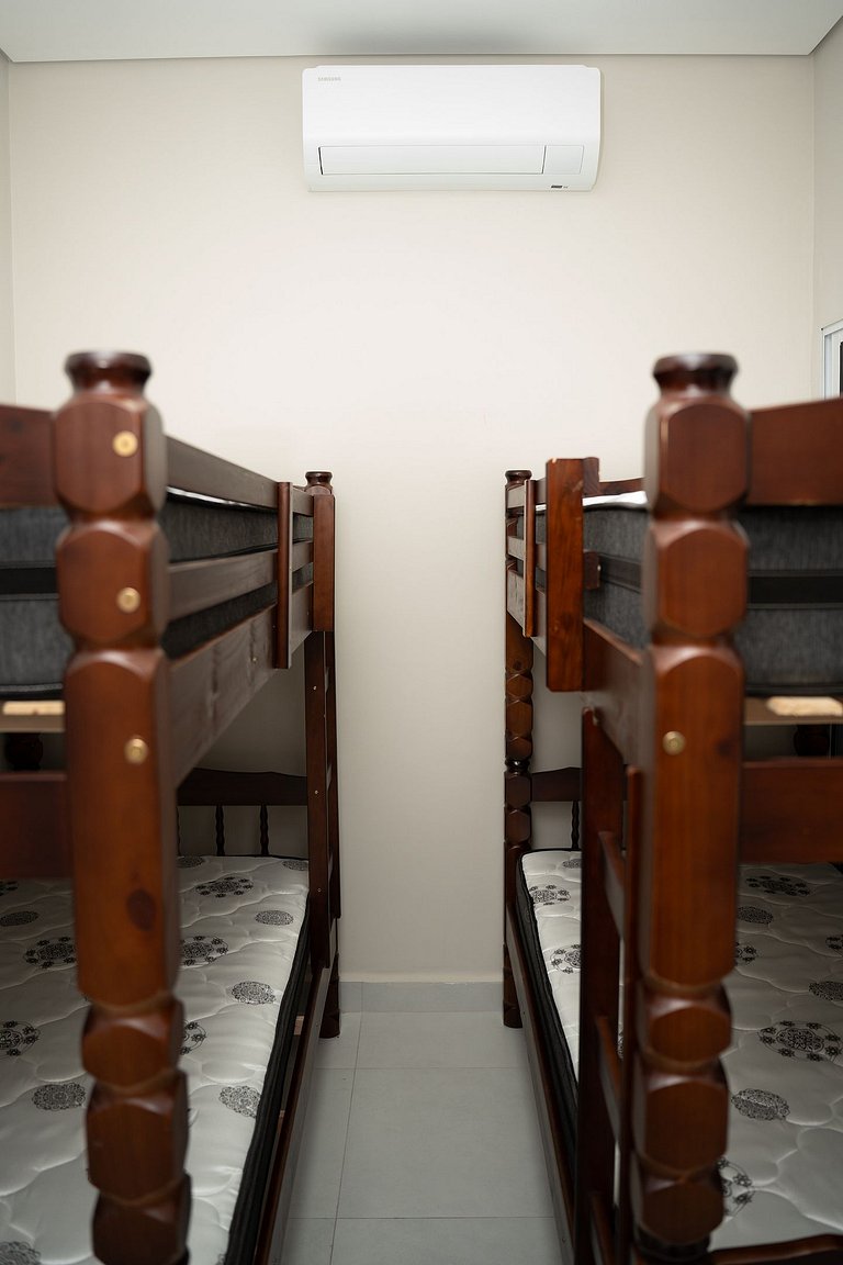 Casa 2 Quartos com Ar até 8 Pessoas Jd. Sabiás