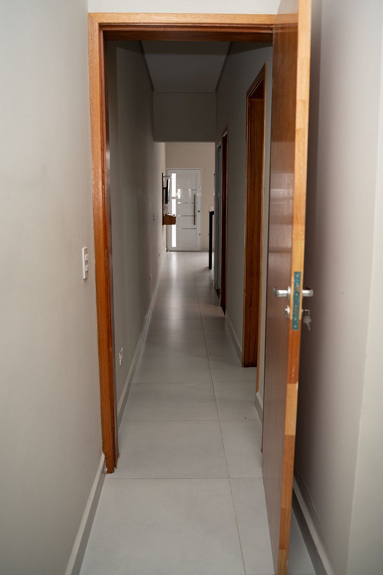 Casa 2 Quartos com Ar até 8 Pessoas Jd. Sabiás