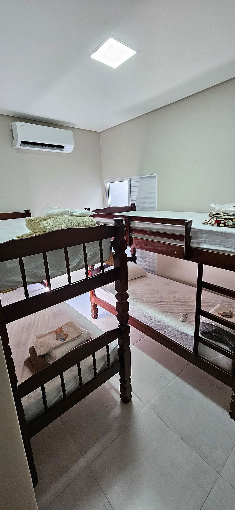 Casa 2 Quartos com Ar até 8 Pessoas Jd. Sabiás