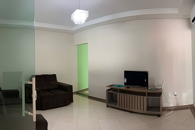 Casa individual com 3 quartos, ar-condicionado e garagem