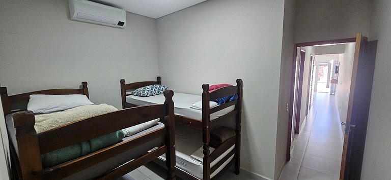 Casa 2 Quartos com Ar até 8 Pessoas Jd. Sabiás
