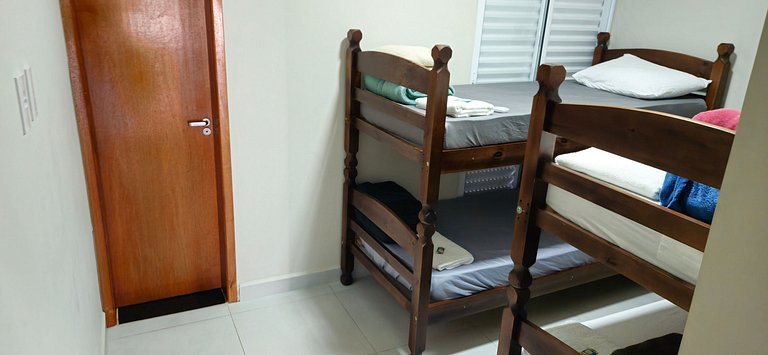 Casa 2 Quartos com Ar até 8 Pessoas Jd. Sabiás