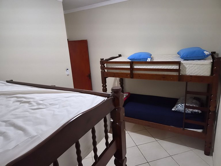 Casa com 2 quartos e ar-condicionado