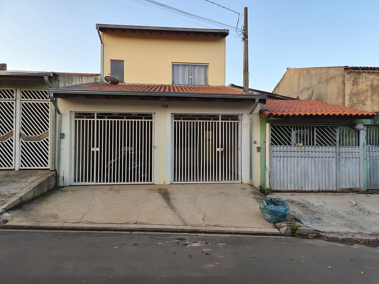 Casa com 2 quartos e ar-condicionado