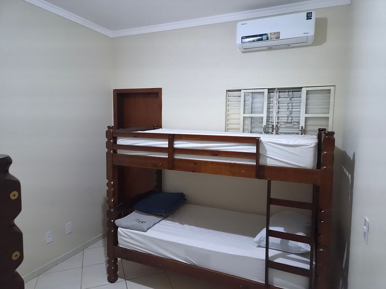 Casa com 2 quartos e ar-condicionado
