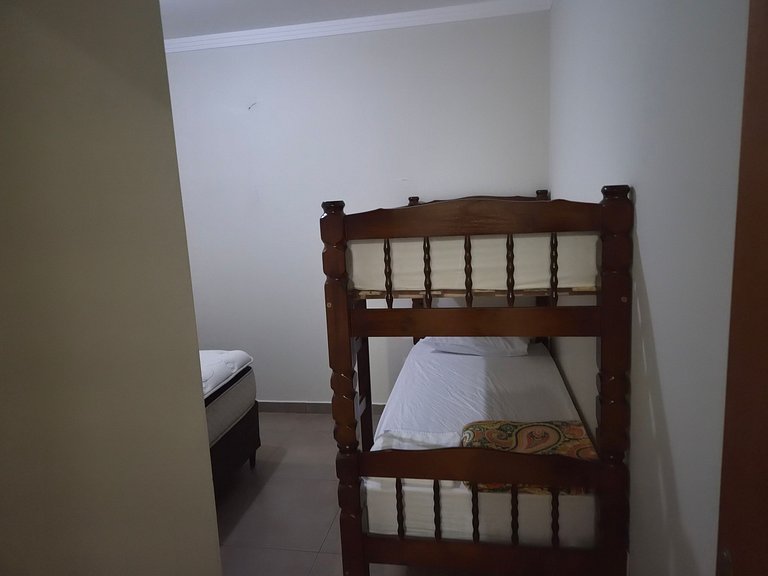 Casa 3 Quartos com Ar até 12 Pessoas Jd. maritaca
