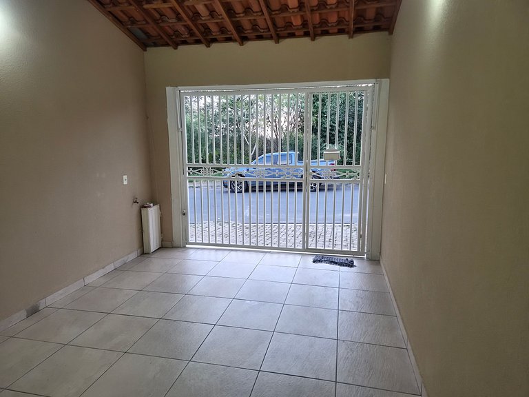 Casa 3 Quartos com Ar até 12 Pessoas Jd. maritaca
