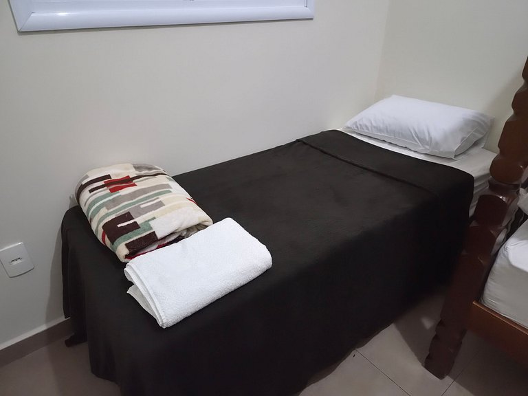 Casa 3 Quartos com Ar até 12 Pessoas Jd. maritaca