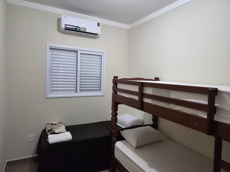 Casa 3 Quartos com Ar até 12 Pessoas Jd. maritaca