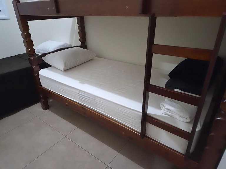 Casa 3 Quartos com Ar até 12 Pessoas Jd. maritaca