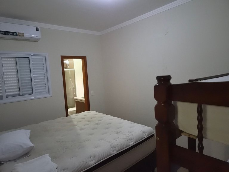 Casa 3 Quartos com Ar até 12 Pessoas Jd. maritaca