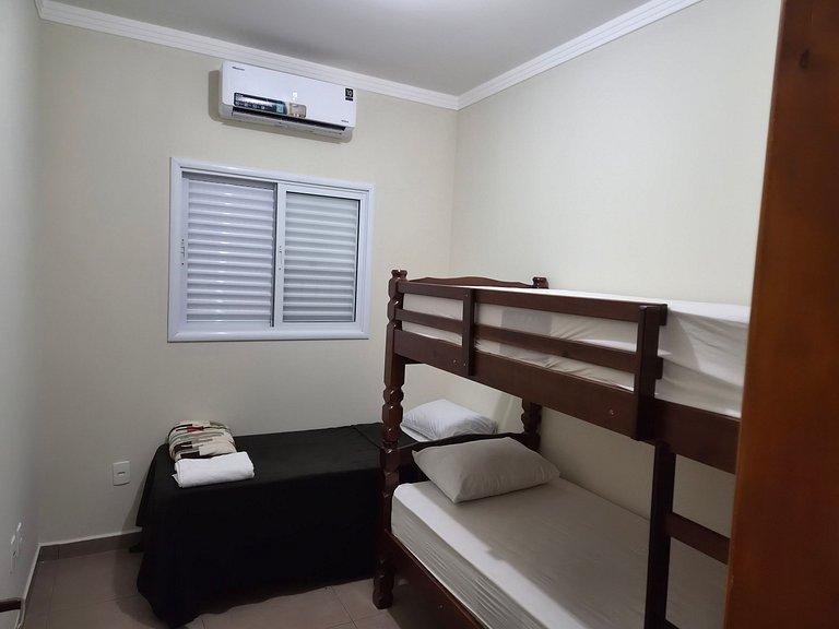 Casa 3 Quartos com Ar até 12 Pessoas Jd. maritaca