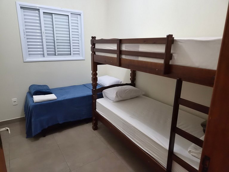 Casa 3 Quartos com Ar até 12 Pessoas Jd. maritaca