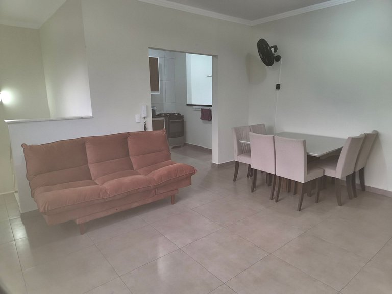 Casa 3 Quartos com Ar até 12 Pessoas Jd. maritaca