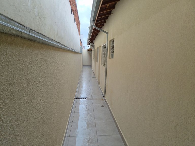 Casa com 2 quartos e ac próxima ao distrito