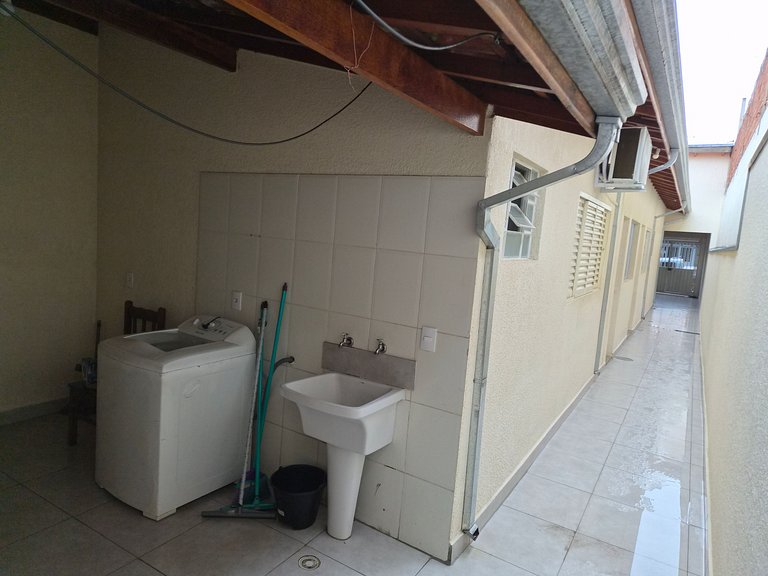 Casa com 2 quartos e ac próxima ao distrito