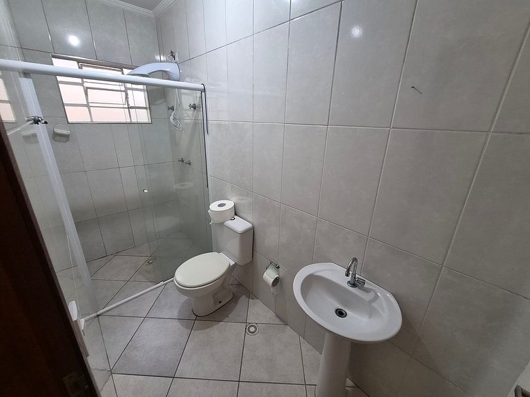 Casa com 2 quartos e ac próxima ao distrito