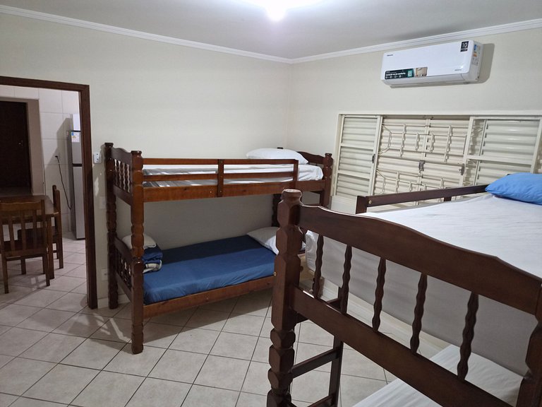Casa com 2 quartos e ac próxima ao distrito