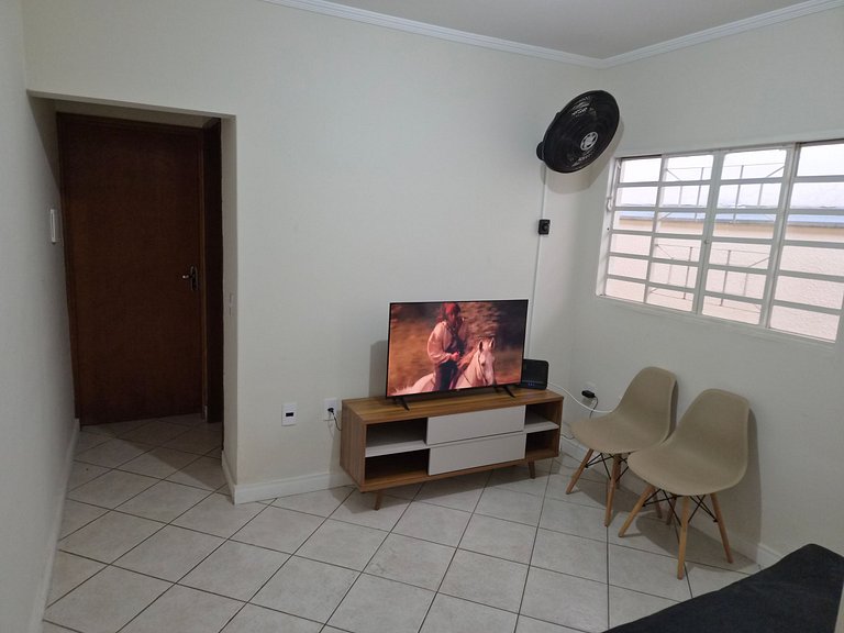 Casa com 2 quartos e ac próxima ao distrito