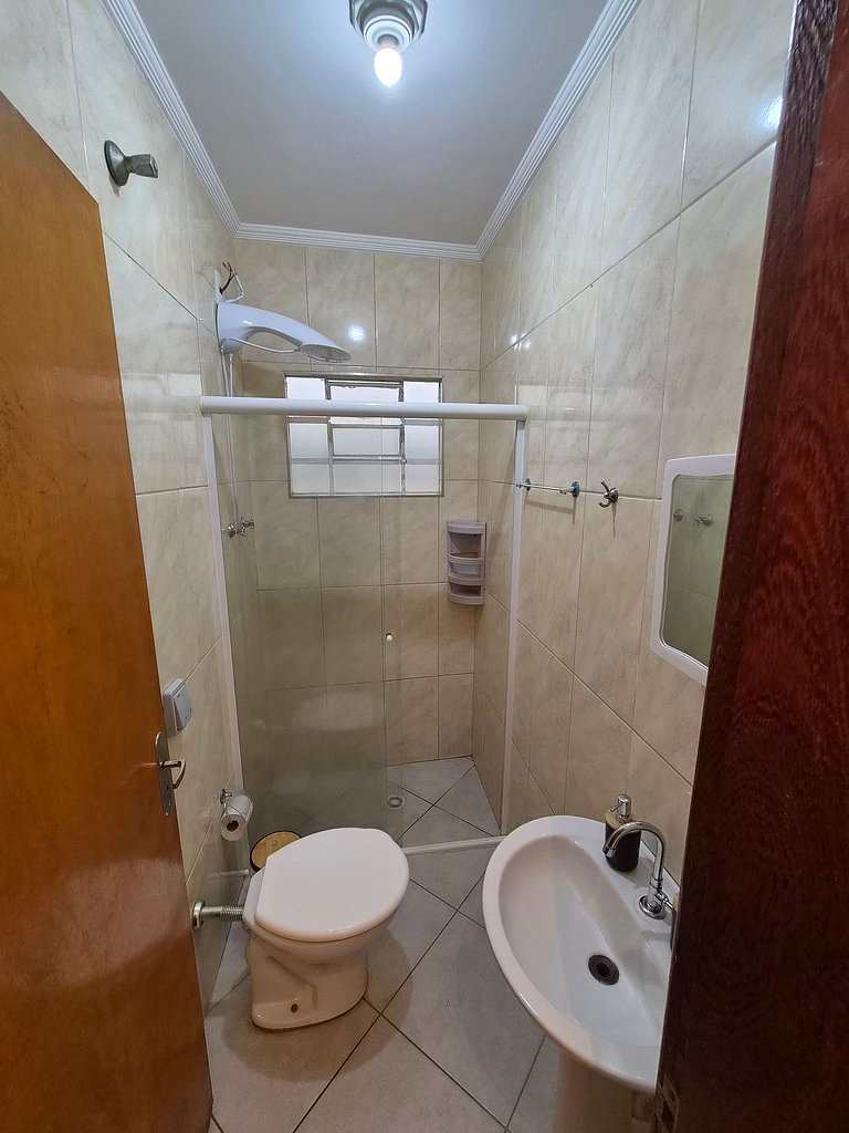 Casa com 2 quartos e ac próxima ao distrito