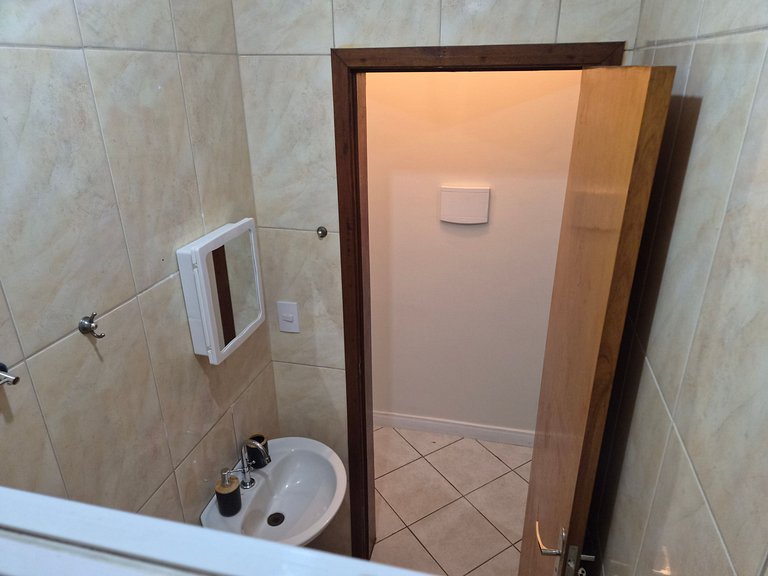 Casa com 2 quartos e ac próxima ao distrito