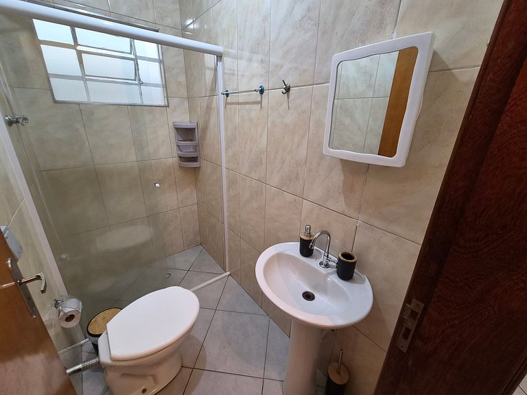 Casa com 2 quartos e ac próxima ao distrito