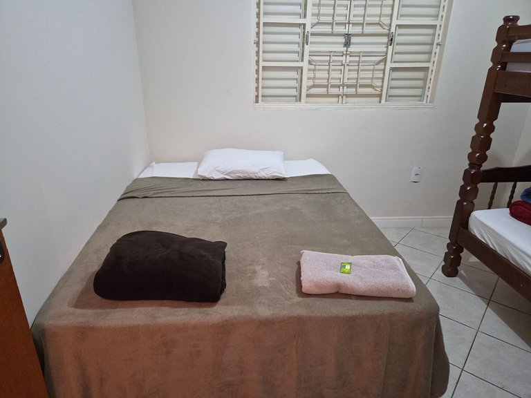 Casa com 2 quartos e ac próxima ao distrito